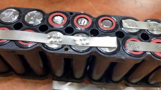 ?Ремонт аккумулятора самоката Xiaomi m365, сборка нового, 18650? смотреть онлайн