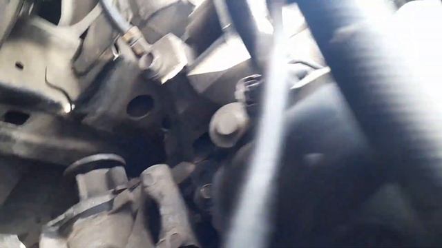 Cambio de Bomba de Agua Nissan Tiida HR16 смотреть онлайн