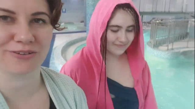 Аквапарк в горах. Май 2023. Плаваем на фоне гор. Аквапарк Галактика в Сочи рядом с Красной Поляной смотреть онлайн
