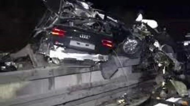 Crystal Castles - Kerosene