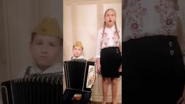 Песня "Катюша", слова Михаила Исаковского, музыка Матвея Блантера смотреть онлайн