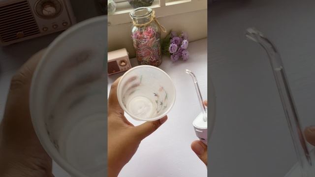 Water flossing your teeth with professional Aquapick water flosser from Korea Brand (Unboxing) смотреть онлайн