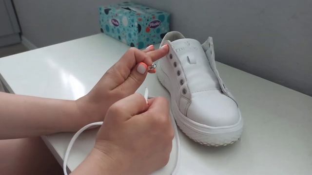 Шнурки - продолжение. Как вставить обрезанный шнурок в обувь? смотреть онлайн