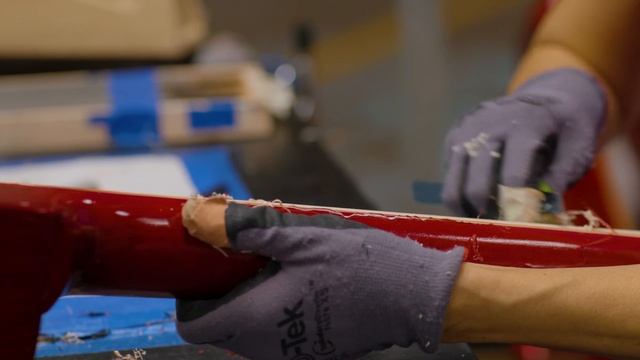 The Process: Episode 11 - Binding Scraping At Gibson USA смотреть онлайн