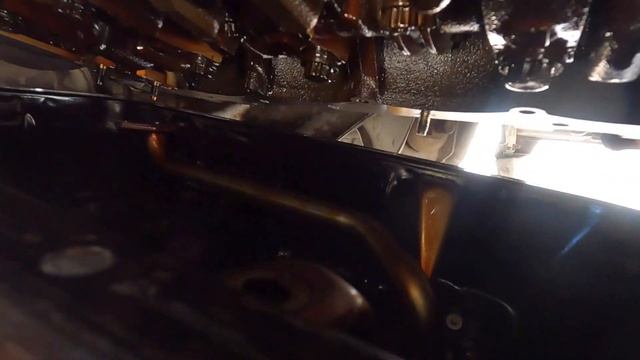 Toyota Hiace Sump Gasket Repair | 2RZE 2.4 petrol motor | No more oil on the driveway! смотреть онлайн