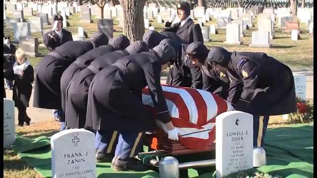 Burial ceremony for COL Daniel P. Redmond, M.D. (USA, Ret.) at Arlington National Cemetery. смотреть онлайн