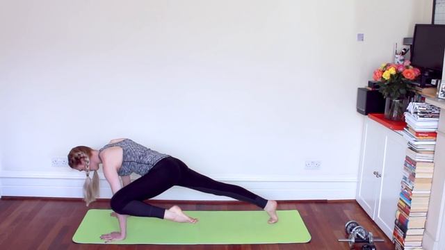 Йога для СТРОЙНОСТИ - 10 минут - делаем вместе смотреть онлайн