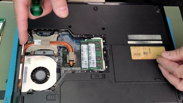 ? UPGRADE DELL VOSTRO 1310, instalar SSD, aumentar MEMÓRIA e como trocar PROCESSADOR - T8E26 смотреть онлайн