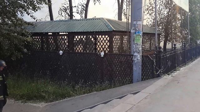 Пожар в летнем кафе "НЕВСКОЕ" в парке имени Терешковой в Челябинске.Fire in Chelyabinsk. смотреть онлайн