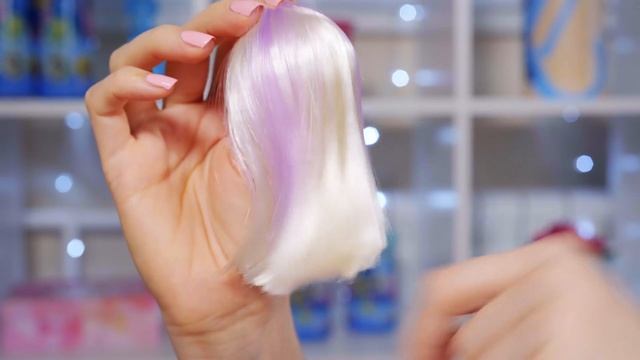 Барби из ЗОЛОТА?? 25 сюрпризов Barbie Color Reveal AA (афроамериканка) смотреть онлайн