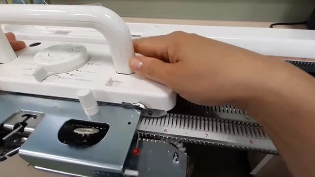 СЕКРЕТЫ МАСТЕРОВ. МАШИННОЕ ВЯЗАНИЕ. ЧАСТЬ 1? смотреть онлайн