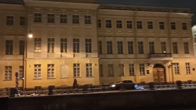 #сашакира Прогулка вдоль реки Мойка. Елка на Дворцовой. Новогодние украшения смотреть онлайн