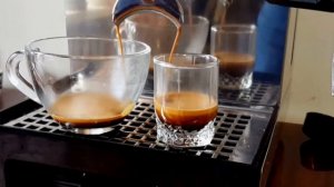 Обзор кофеварки Lelit PL041 и приготовление эспрессо + капучино (review espresso brass boiler)