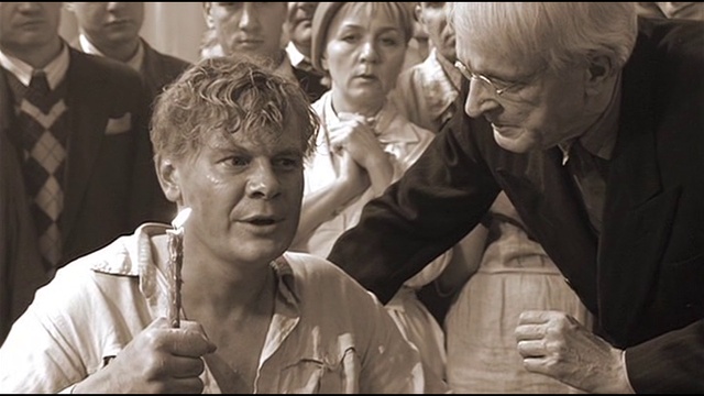 На В его фамилия