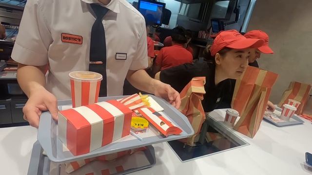 РОСТИКС ВЕРНУЛСЯ !!! / Открытие Первого Ресторана / KFC / Rostic's смотреть онлайн