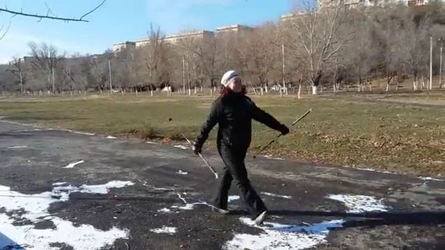 Скандинавская ходьба Волгоград. Разминка. смотреть онлайн