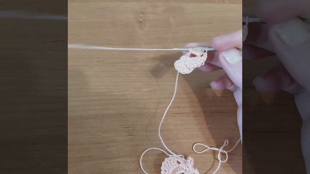 Вяжем объемный, нежный листик. смотреть онлайн