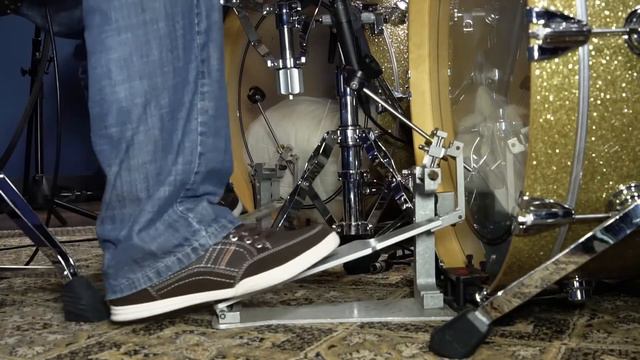 Drum Lessons (Drumeo) - Техника двойной бочки Дерека Родди. BKR смотреть онлайн