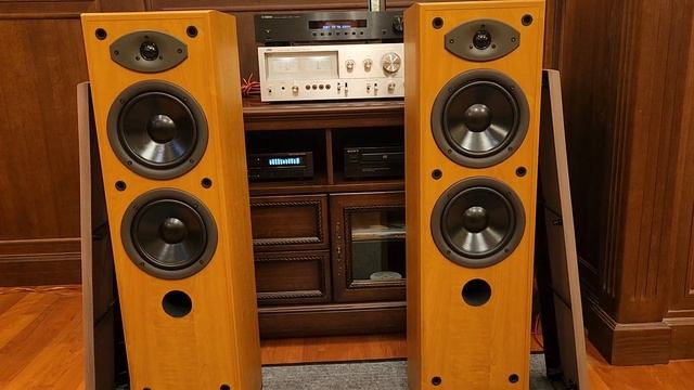 Yamaha NS-45E смотреть онлайн