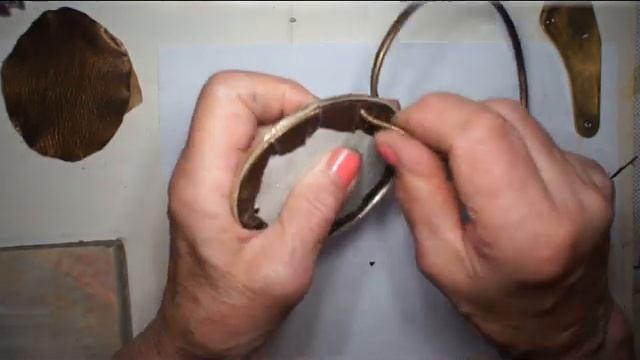 Мастер класс по созданию колье кулона из кожи с натуральным камнем.Татьяна Ясенева Часть 3 смотреть онлайн