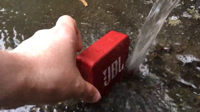 JBL GO 2 Тест на влагостойкость на улице смотреть онлайн