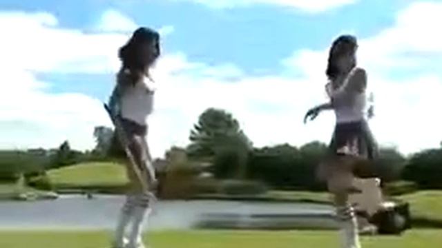 Девушки шикарно играют в гольф видео прикол смотреть онлайн