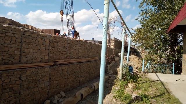 Ремонт моста продолжается через речку Зюзелга. Челябинская область. Село Долгодеревенское. смотреть онлайн