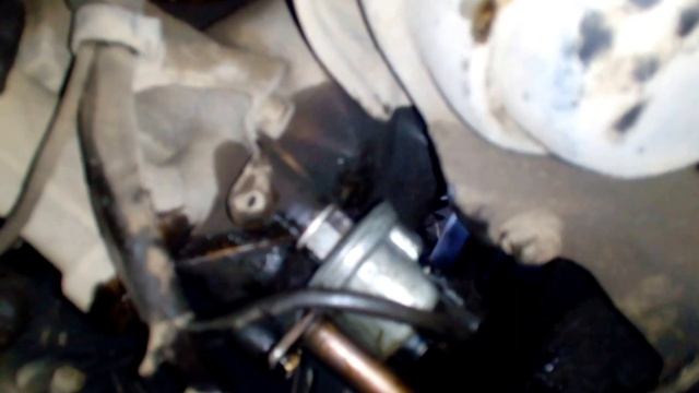 Замена датчика давления масла у "кабана" w-140, 119.971 (часть 2) смотреть онлайн