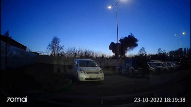 В Иркутске истребитель Су-30М рухнул на жилой двухэтажных дом в районе Ново-Ленино..mp4 смотреть онлайн