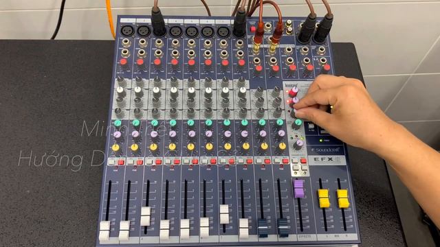 Hướng Dẫn Chỉnh Micro-Echo-Rever Bàn Mixer Soundcraft Như Thế Nào Là Hay Nhất | Minh Triết HDvCS #0 смотреть онлайн