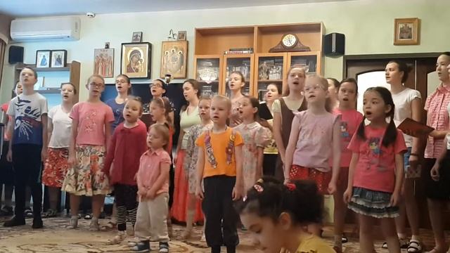 Девочки из приюта в Стефано-Махрищском женском монастыре смотреть онлайн