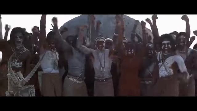 Вождь сказал осталось выдержать одно испытание. Эйс Вентура 2 Когда зовёт природа. 1995 смотреть онлайн