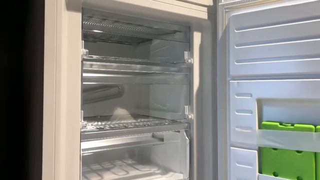 Siemens GS33VVWE0N Derin Dondurucu смотреть онлайн