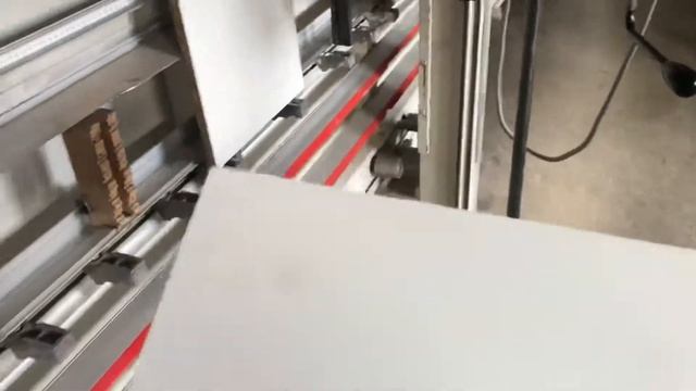 Вертикальный форматно-раскроечный станок Striebig Compact с пильным диском с отрицательным углом смотреть онлайн