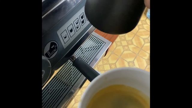 Приготовление Капучино и Американо на кофемашине La Pavoni смотреть онлайн