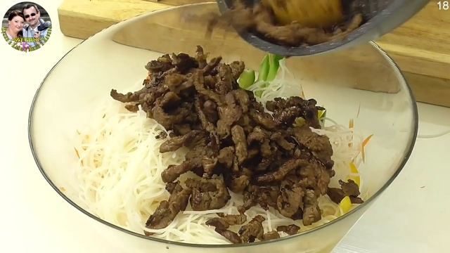 САЛАТ ФУНЧОЗА ПО КОРЕЙСКИ С ОВОЩАМИ. КОРЕЙСКАЯ КУХНЯ . ПРОСТОЙ РЕЦЕПТ. БЫСТРО И ВКУСНО смотреть онлайн