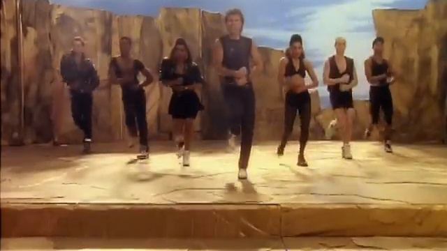 Cliff Richard - Stronger Than That (Official Video) смотреть онлайн