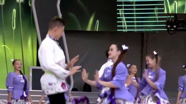 Третий номер ансамбля танца "Цветы Урала" на DANCEKB-2023 16 августа смотреть онлайн
