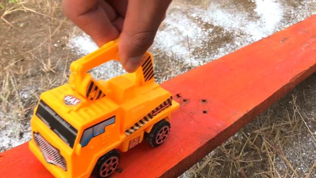 Carros de Construcción para Niños en el Agua - Construction Vehicles Toys for Kids смотреть онлайн