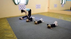 Занятие гимнастикой для детей 3 и 4 лет в Выборгском районе СПб