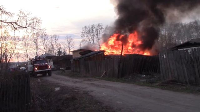 Пожар в посёлке Юрты вечером 8 мая 2017 года смотреть онлайн