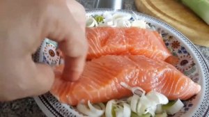 Рыба в микроволновке. Очень легко приготовить.