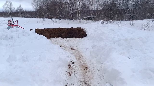 Вычистили ещё половину сарая🤗Буду разводить червей🤣 смотреть онлайн