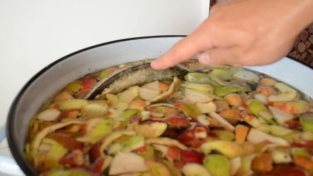 УДИВИТЕЛЬНЫЙ СПОСОБ, как очистить сковороду, кастрюлю, скороварку из алюминия ОТХОДАМИ смотреть онлайн