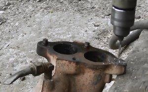 Способ Высверлить Обломанные Шпильки из Коллектора Двигателя