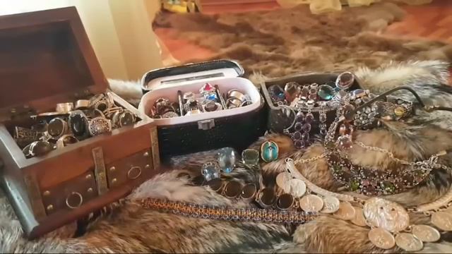 КАК МЕНЯЕТСЯ ЖИЗНЬ... ЛЮДИ ГОВОРЯТ... ИНГА ХОСРОЕВА смотреть онлайн