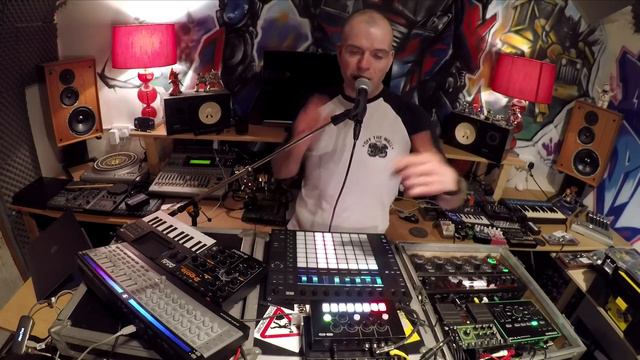 MR PHORMULA 🏴󠁧󠁢󠁷󠁬󠁳󠁿 | Back To The Lab (Loopstation Week) смотреть онлайн