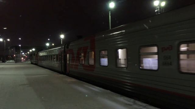 Сквозь метель... Прибытие ТЭП70БС-114 с пассажирским поездом на станцию Сургут смотреть онлайн