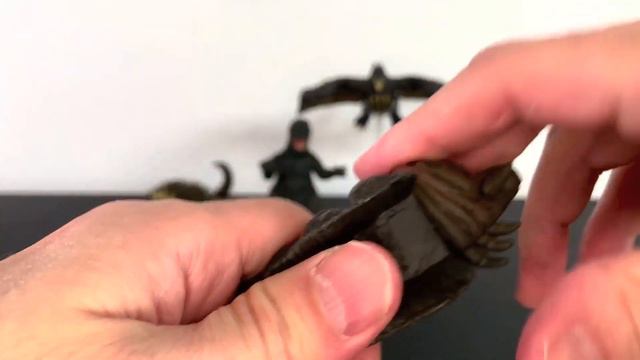 MEZCO 5 POINTS XL GODZILLA: DESTROY ALL MONSTERS RD1 REVIEW!