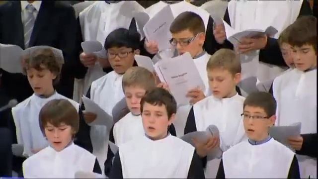 Escolania de Montserrat : B. Vivancos - Salve Regina смотреть онлайн